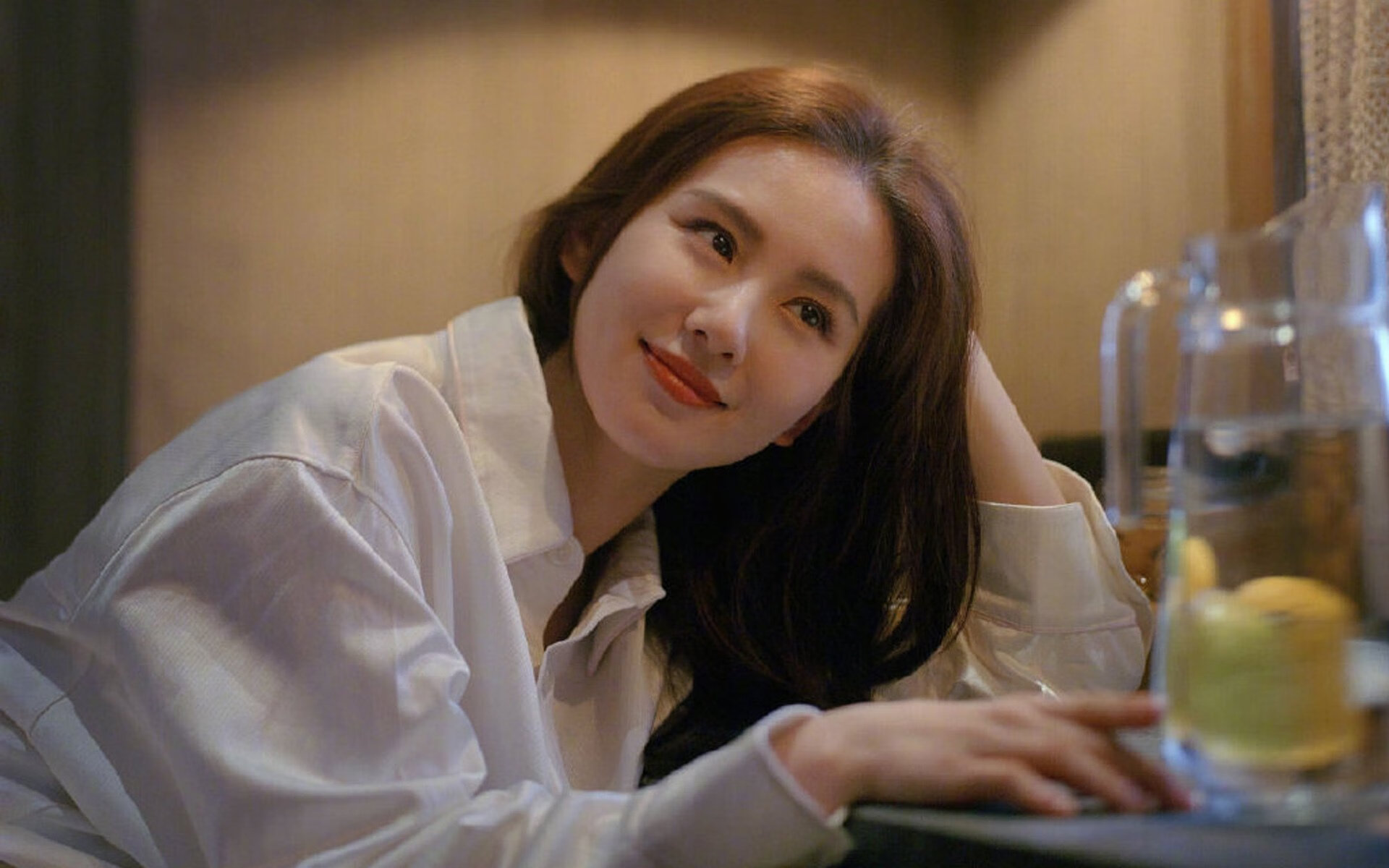 芬兰大胜冰岛显实力，格纳布里东决关键战一锤定音，自媒体深度解析体育双星闪耀夜