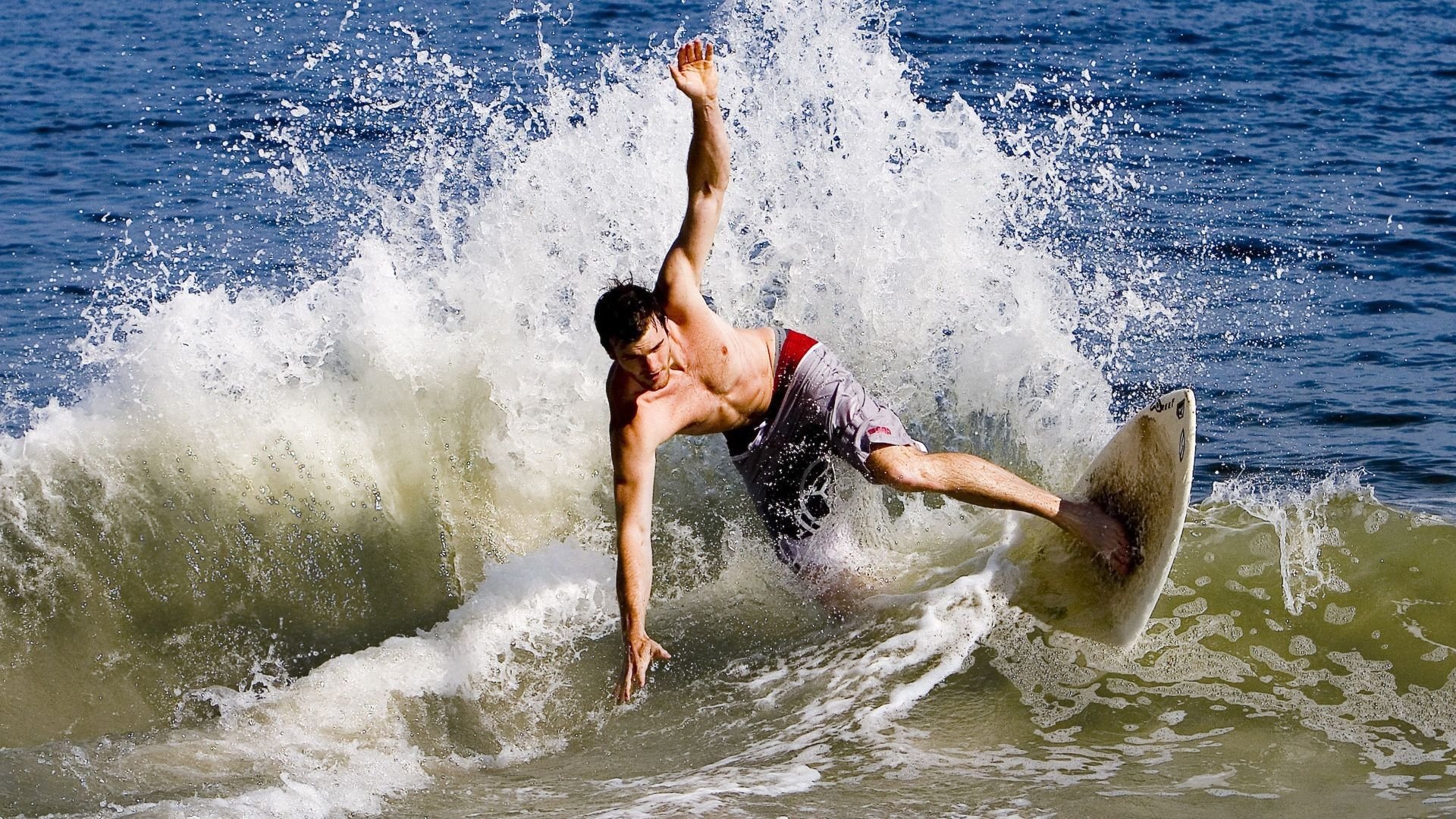 英雄时刻，从尼克斯惊天逆转广厦，到保罗总决赛接管比赛—逆境中的王者如何炼成？